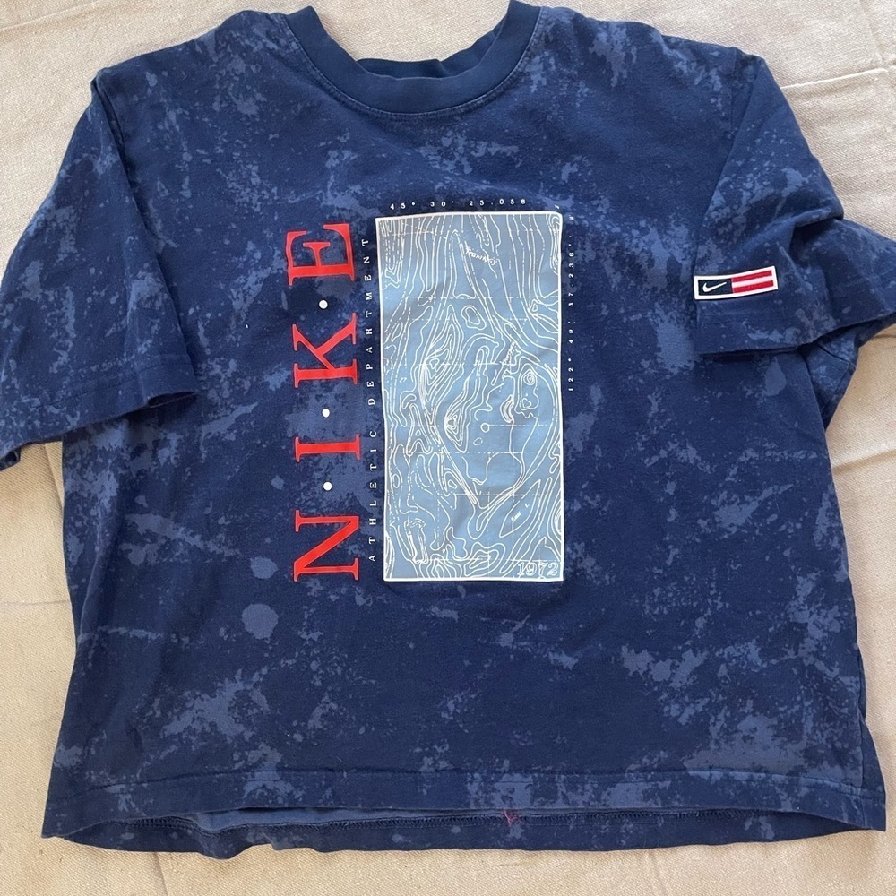 Nike box tee